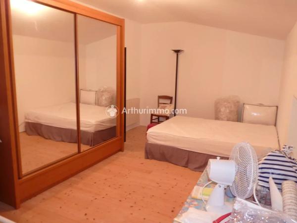 Location                                                      Maison de village
                        
                     7 pièces                      139 m2                     à Bignay
