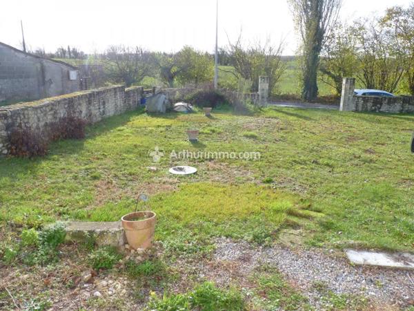 Location                                                      Maison de village
                        
                     7 pièces                      139 m2                     à Bignay