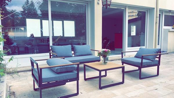 Petit immeuble avec extérieur