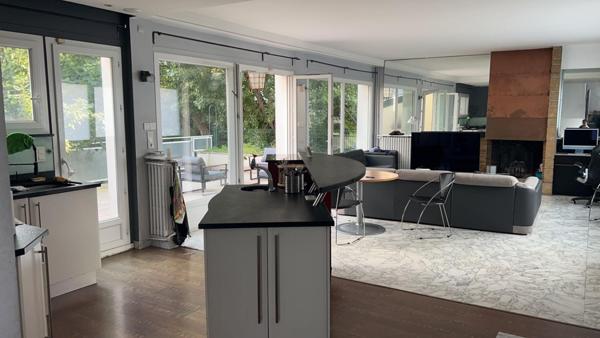 Petit immeuble avec extérieur