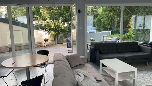 Petit immeuble avec extérieur