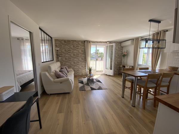 Sanary-sur-Mer (83110) Superbe T2 rénové au coeur de Sanary