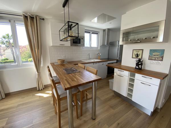 Sanary-sur-Mer (83110) Superbe T2 rénové au coeur de Sanary