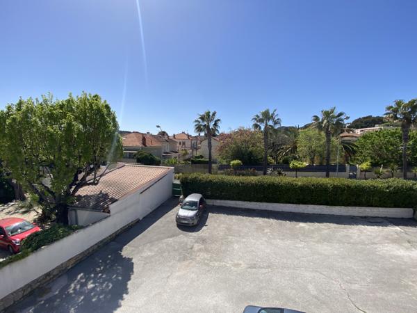 Sanary-sur-Mer (83110) Superbe T2 rénové au coeur de Sanary