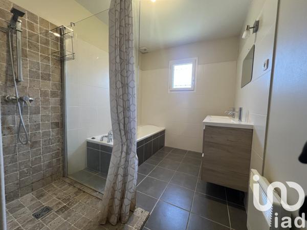 Pavillon 5 pièces de 123 m² à Arçay (18340)