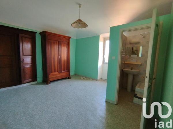 Maison 6 pièces de 130 m² à Villeneuve-de-Berg (07170)