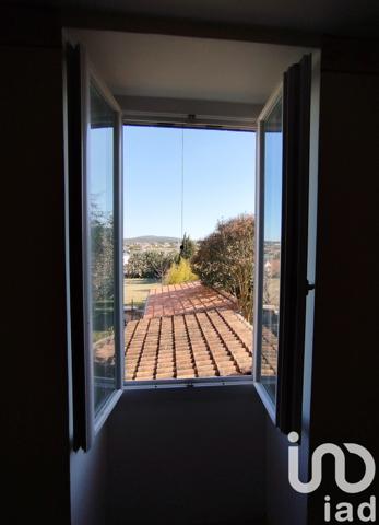 Maison 6 pièces de 130 m² à Villeneuve-de-Berg (07170)