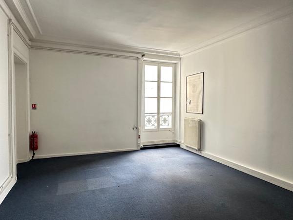 75002 - BOURSE - BUREAU - 165 m2