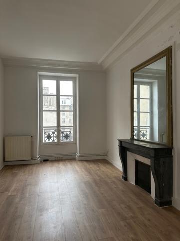 75002 - BOURSE - BUREAU - 165 m2