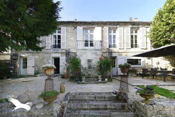 Maison à vendre |  Ruelle-sur-Touvre |  5 pièces | 220 m²