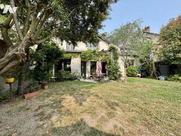 A VENDRE - MAISON Rond Point de Paris - Maison familiale 176 m² 6 chambres Garage Jardin
