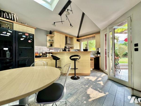 A VENDRE - MAISON Rond Point de Paris - Maison familiale 176 m² 6 chambres Garage Jardin