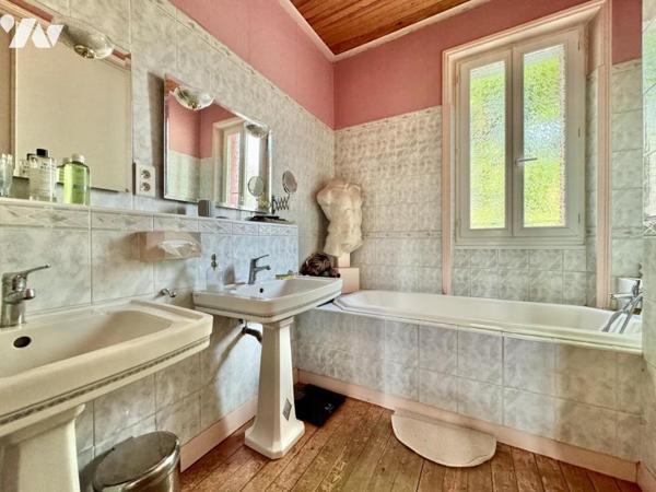 A VENDRE - MAISON Rond Point de Paris - Maison familiale 176 m² 6 chambres Garage Jardin