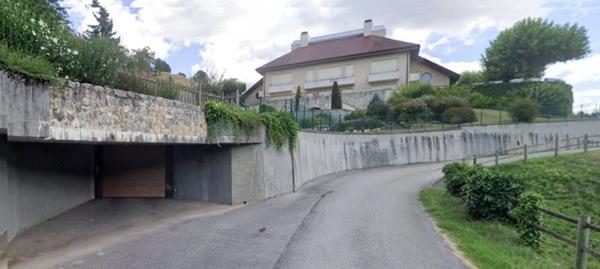Vente / Propriété à Saint-Genix-les-Villages (73240)
