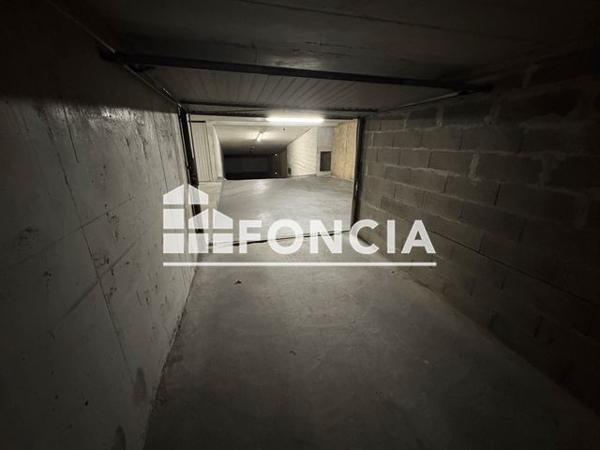 Location Parking 12.49 m² - 11 RUE LEON GAUTIER Hyeres Les Palmiers 83400