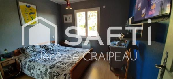 Maison de 4 chambres d'environ 148 m2 de surface habitable sur une parcelle de 1253 m2.