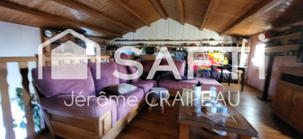 Maison de 4 chambres d'environ 148 m2 de surface habitable sur une parcelle de 1253 m2.