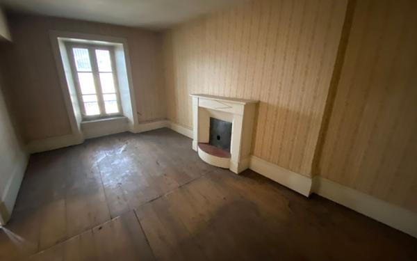 Maison à vendre    2 pièces • 286 m2 Aixe-sur-Vienne