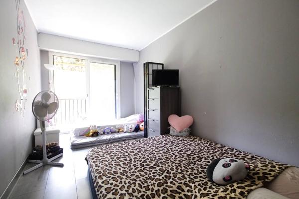 T3 Résidence standing avec piscine et tennis.