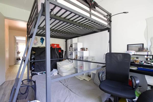 T3 Résidence standing avec piscine et tennis.