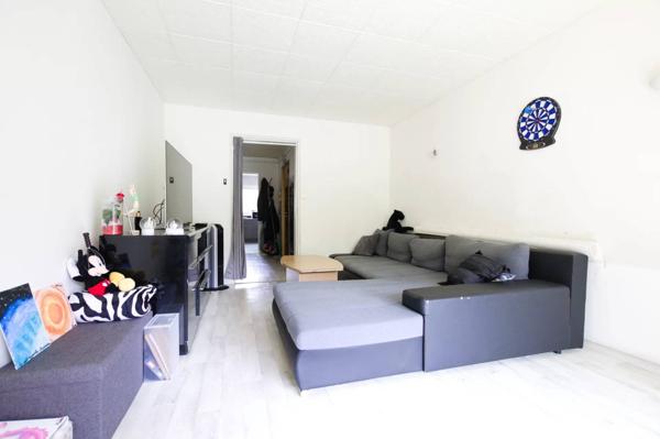 T3 Résidence standing avec piscine et tennis.