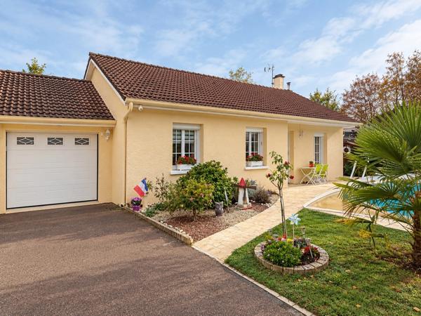 PAVILLON INDIVIDUEL DE PLAIN PIED AVEC PISCINE