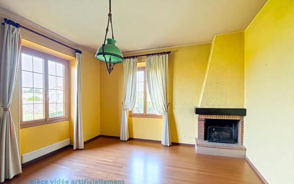 Maison à vendre    7 pièces •  Pont-de-l'Isère