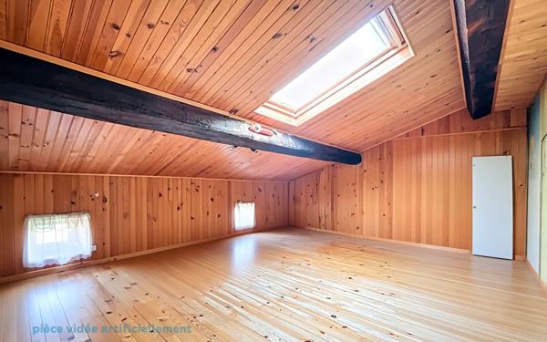 Maison à vendre    7 pièces •  Pont-de-l'Isère