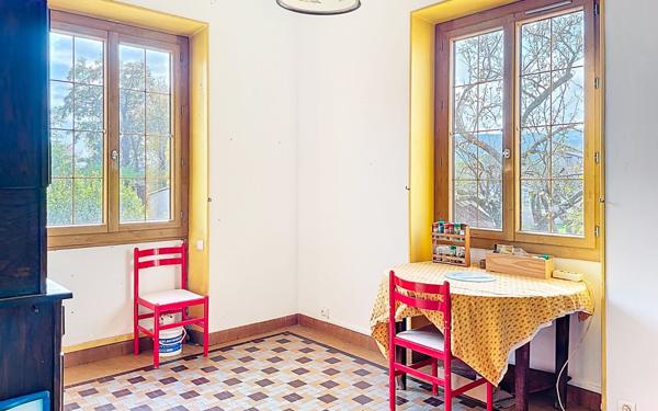 Maison à vendre    7 pièces •  Pont-de-l'Isère