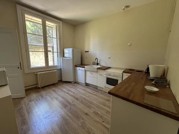 Location                                                      Appartement
                        
                     4 pièces                      97 m2                     à Montpellier