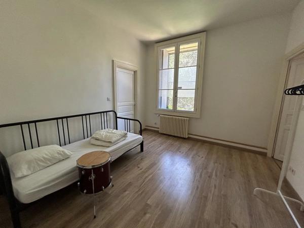 Location                                                      Appartement
                        
                     4 pièces                      97 m2                     à Montpellier