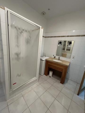 Location                                                      Appartement
                        
                     4 pièces                      97 m2                     à Montpellier