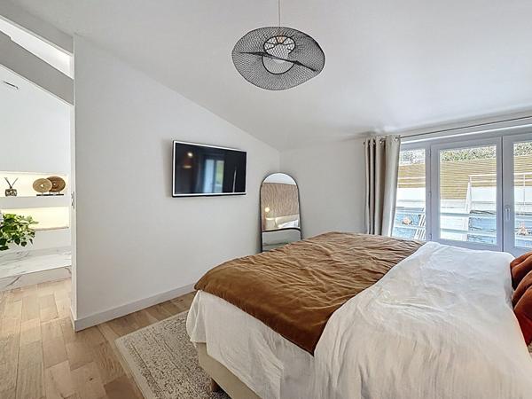 Maison spacieuse entièrement rénovée à vendre à Limoges - 4 chambres, 165 m² - garage double