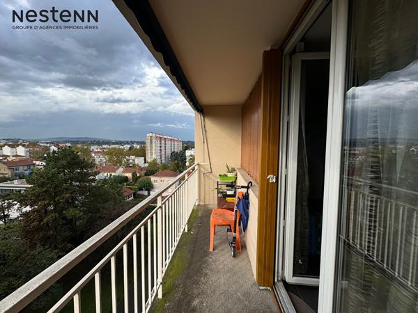 Appartement 4 pièces de 69m2 loué dans une copropriété arborée et sécurisée