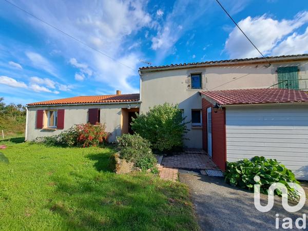 Maison à vendre 9 pièces 250 m² Le Poiré-sur-Vie