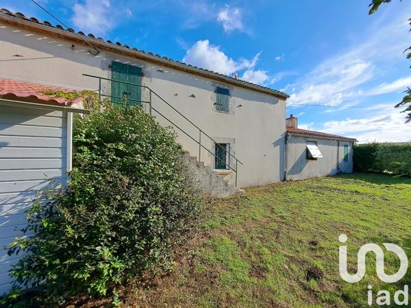 Maison à vendre 9 pièces 250 m² Le Poiré-sur-Vie