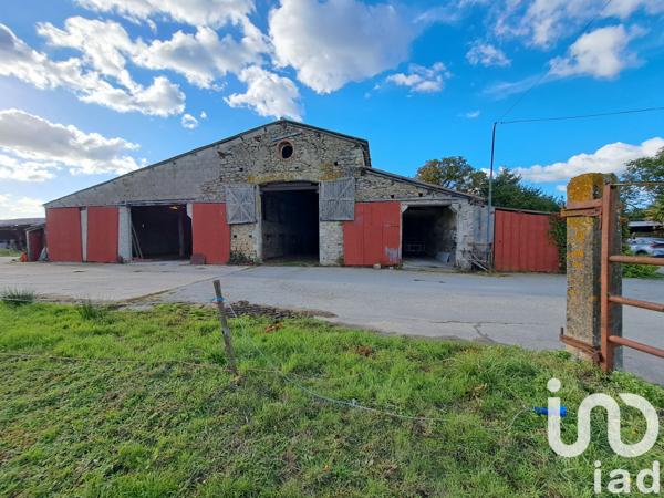 Maison à vendre 9 pièces 250 m² Le Poiré-sur-Vie