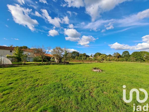 Maison à vendre 9 pièces 250 m² Le Poiré-sur-Vie