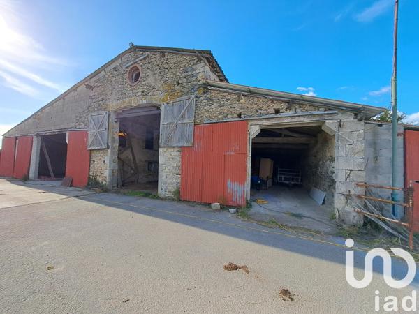 Maison à vendre 9 pièces 250 m² Le Poiré-sur-Vie