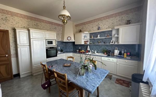 Maison à vendre    7 pièces • 182 m2 Limoges