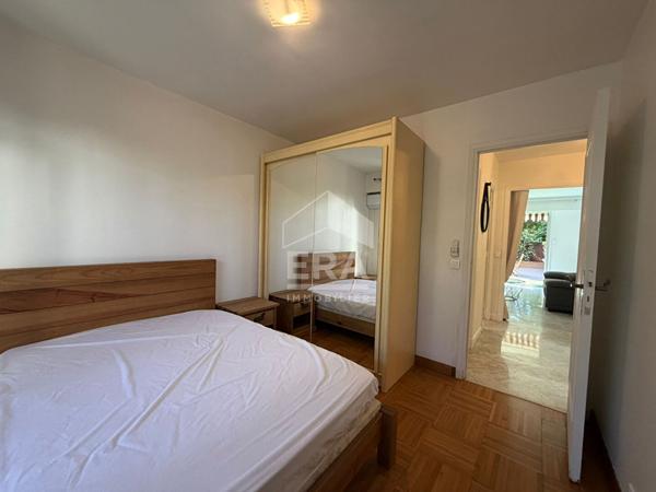 A LOUER - APPARTEMENT MEUBLE 3 PIECES EN REZ-DE-JARDIN A CAGNES-SUR-MER, SECTEUR LAUTIN