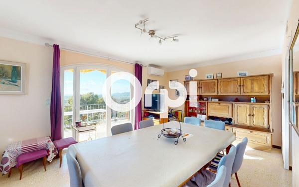Maison à vendre    8 pièces • 201 m2 Carqueiranne
