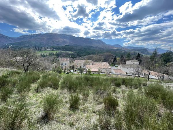 Terrain  à bâtir à vendre à Noyers Sur Jabron 5420 m2 dont 2700 m² constructibles