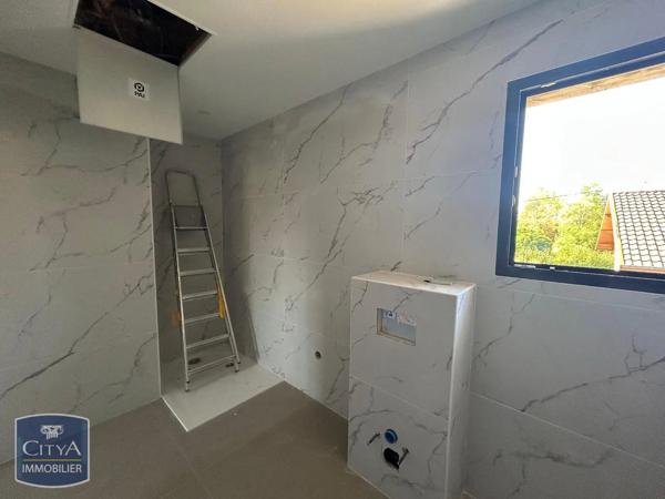 Maison à louer 4 pièces 108.33m² Bourg-en-Bresse (01000)