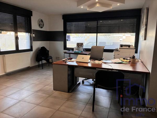 Très joli local industriel