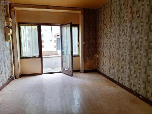 Immeuble à vendre à Saint-Denis-de-Gastines en Mayenne (53500), ref : 53077-1053745