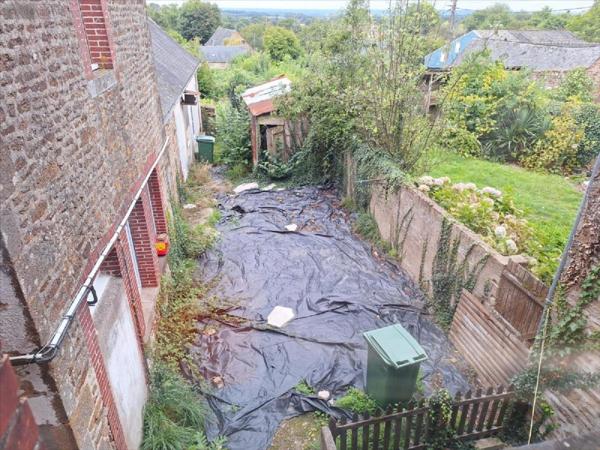 Immeuble à vendre à Saint-Denis-de-Gastines en Mayenne (53500), ref : 53077-1053745