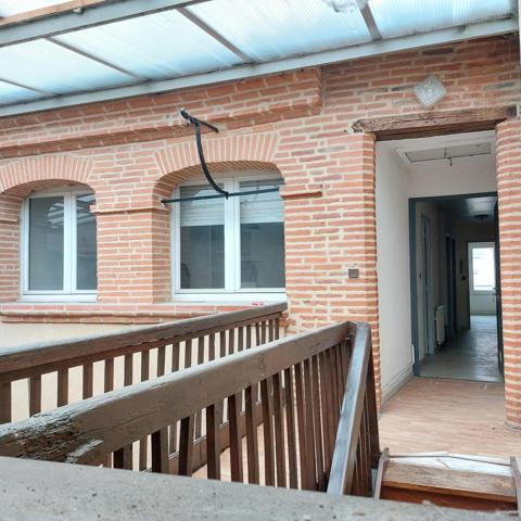 Immeuble à vendre MONTAUBAN (82)local commercial et 3 appartements