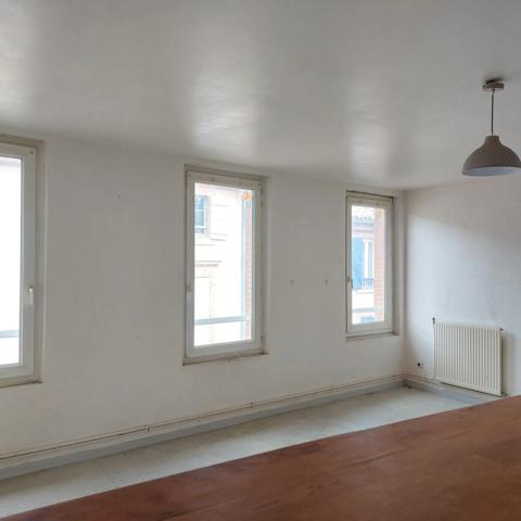 Immeuble à vendre MONTAUBAN (82)local commercial et 3 appartements