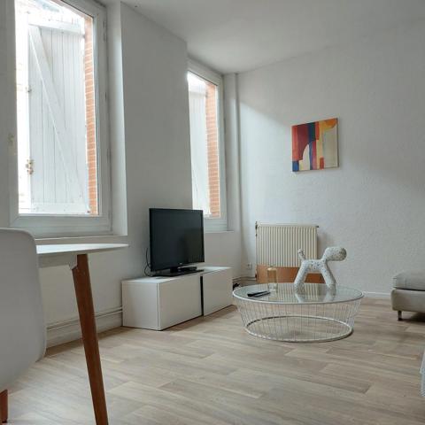 Immeuble à vendre MONTAUBAN (82)local commercial et 3 appartements